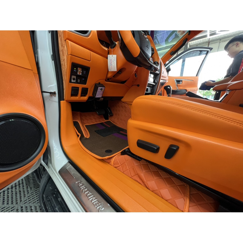 Fortuner Legender bọc da đổi màu nội thất Cam Hermes